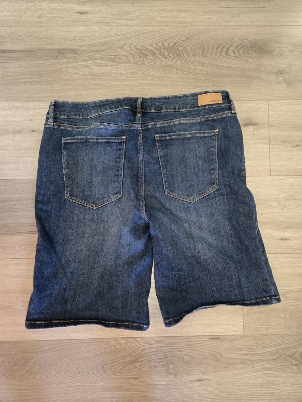 Bootlegger Women’s Dark Blue Denim Curvy Bermuda Shorts